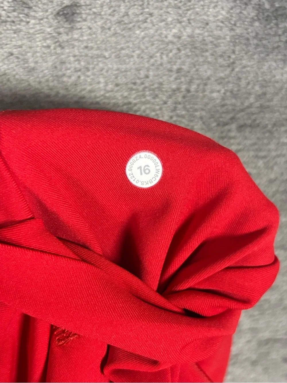 NWOT Lululemon Red Cropped Leggings Size 16‎